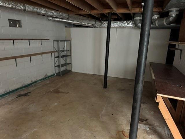 Building Photo - 2627 Twin Oaks Dr NW