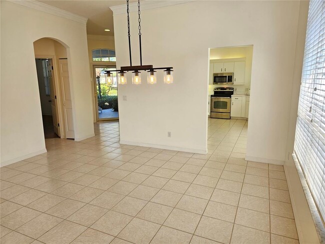 Building Photo - 835 Chalmers Dr