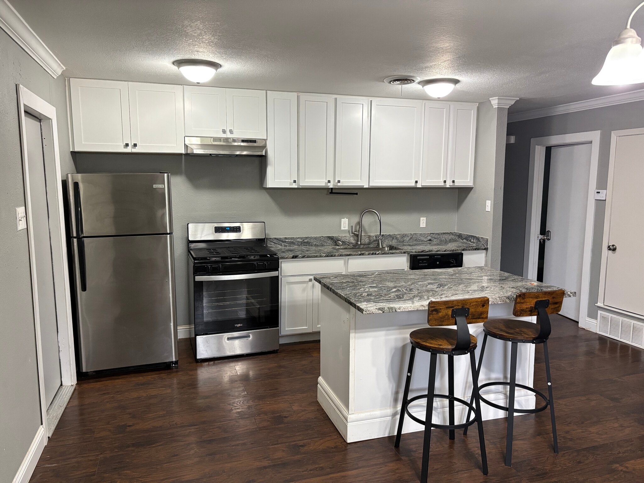 Building Photo - 12404 Sunland St