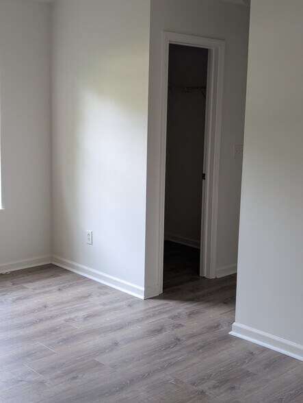 Building Photo - 1359 Meadow Run