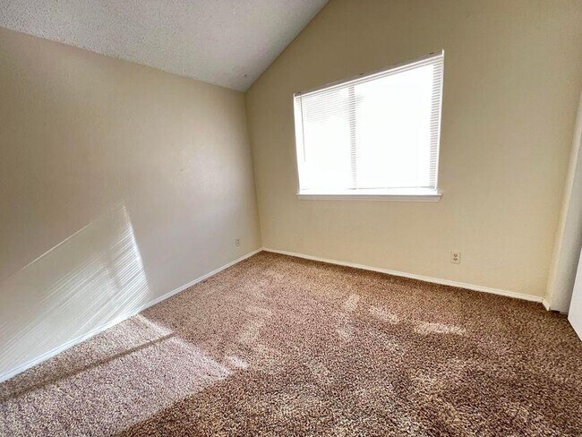 Building Photo - 11812 Tracy Austin Ln