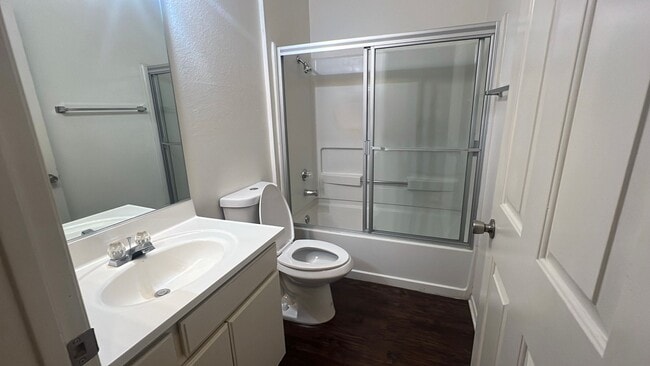 Building Photo - West Lancaster Condo in Pine Creek Village...