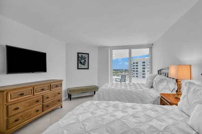 Building Photo - 550 S Ocean Blvd
