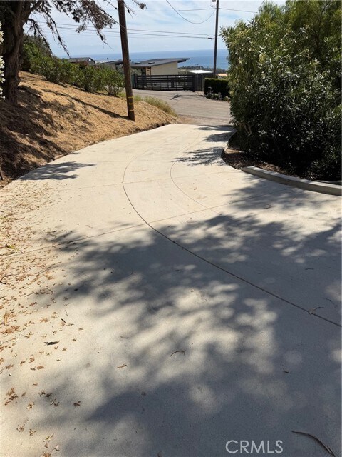 Building Photo - 33201 Cuthbert Rd