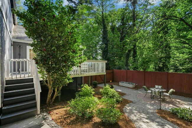 Building Photo - Private Kenmore Retreat | 4 Bed | 2 Bath | Beautifully Updated | Landscaping Included- Available ...