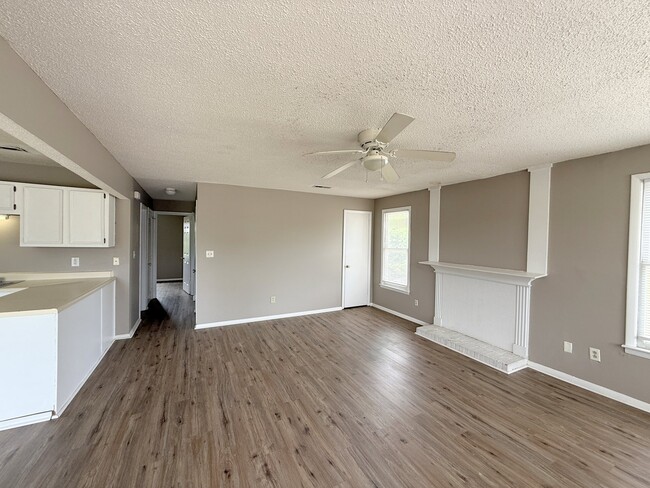 Building Photo - 3929 Highridge Dr SW