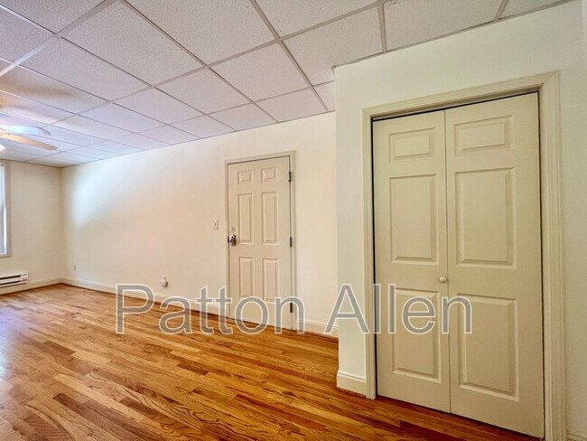 Building Photo - 43 Ravenscroft Dr