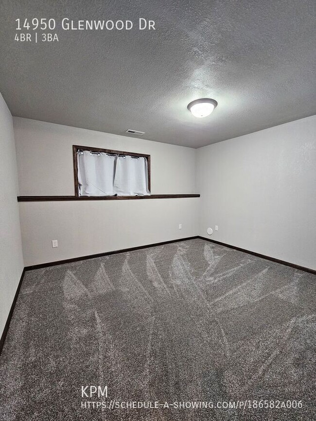 Building Photo - 14950 Glenwood Dr