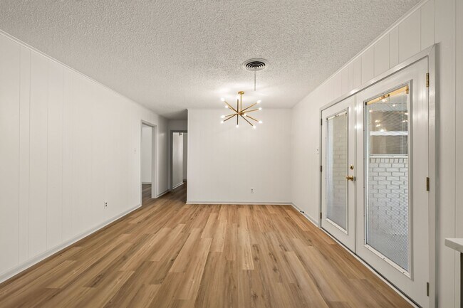 Building Photo - 1705 Eldon St