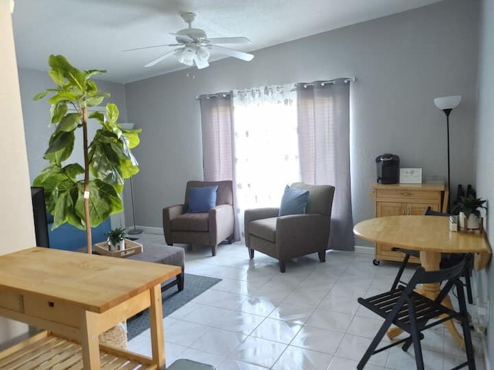 Building Photo - 5830 Camellia Dr
