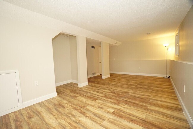 Building Photo - 42 Woodfield St