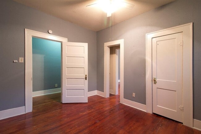 Building Photo - 303.5 Northwood St