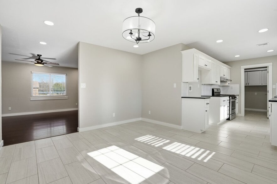 Dining Room - 14548 W 19th St S