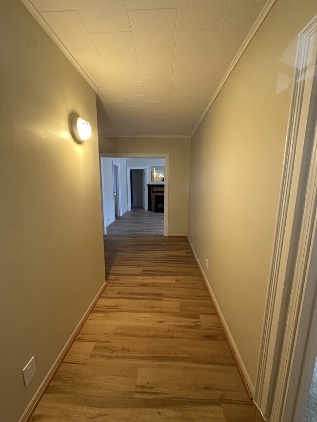 Building Photo - 3-Bedroom Duplex