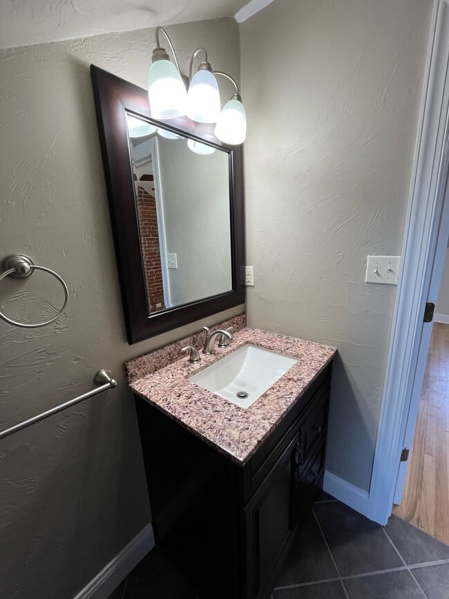 Building Photo - 185 Lodi Way