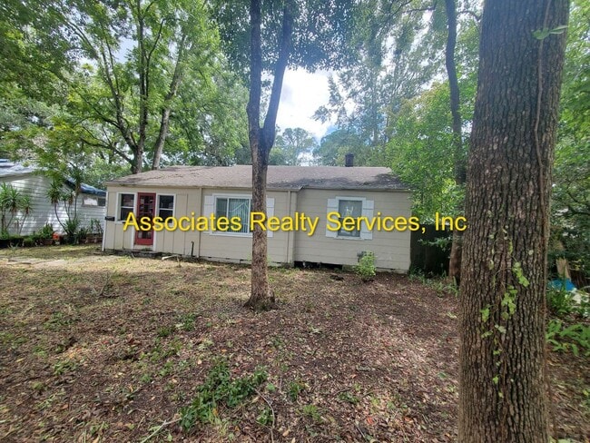 Building Photo - Newly listed!   Must see!  AVAILABLE NOW!