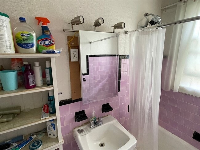 Building Photo - 238 Corey Rd