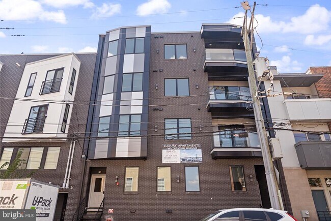 Building Photo - 408 N Front St