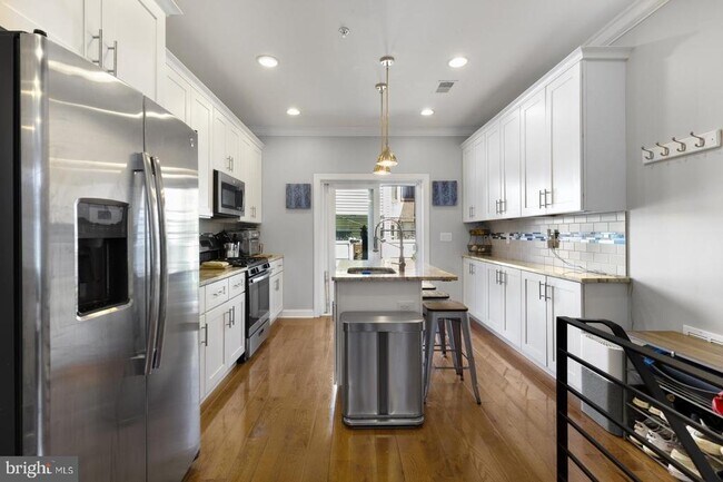 Primary Photo - 2023 Mountain St