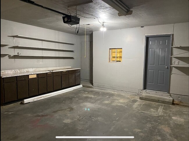 Building Photo - Nice 4 bed 2 bath home for rent!!