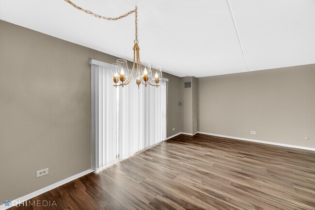 Building Photo - 6340 Americana Dr