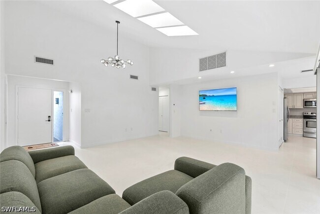 Building Photo - 879 Meadowland Dr