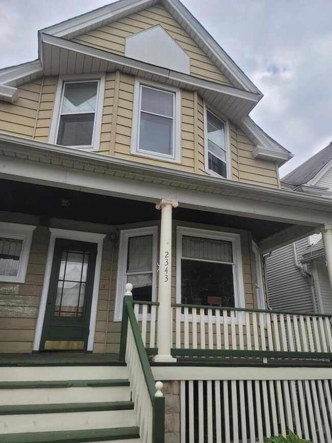 Primary Photo - 2343 N Lawndale Ave