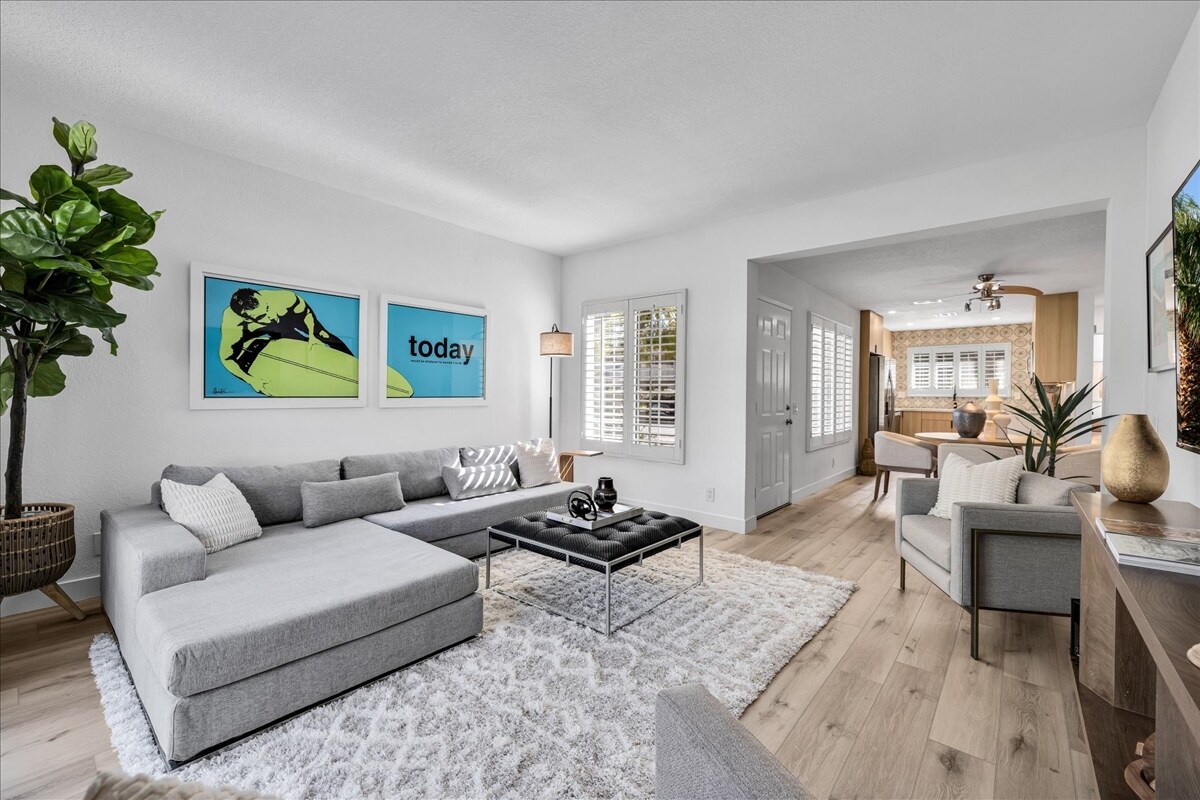 Building Photo - 2701 E Mesquite Ave