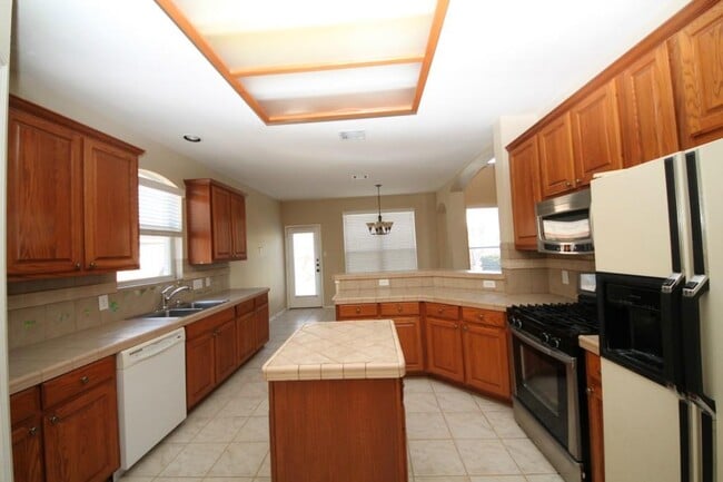 Building Photo - 2408 Cranberry Cove