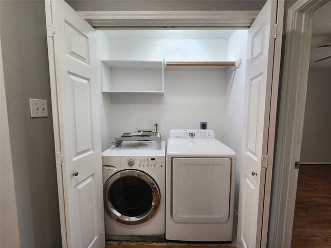 Building Photo - 119 Anise Tree Pl