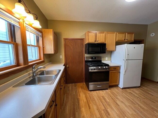 Building Photo - Click the “Apply Now” button or email wapmrentals@gmail.com for a prompt response.