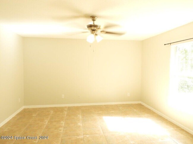 Building Photo - 3235 Forghun Ave SE