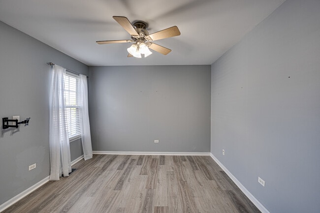 Building Photo - 2855 Vernal Ln