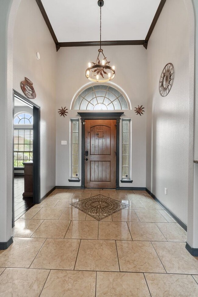Building Photo - 4 bedroom 3 bathroom-Rodd Field/Yorktown