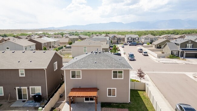 Building Photo - Beautiful 3-Bedroom Home in Ventana | Pool Community Near Fort Carson