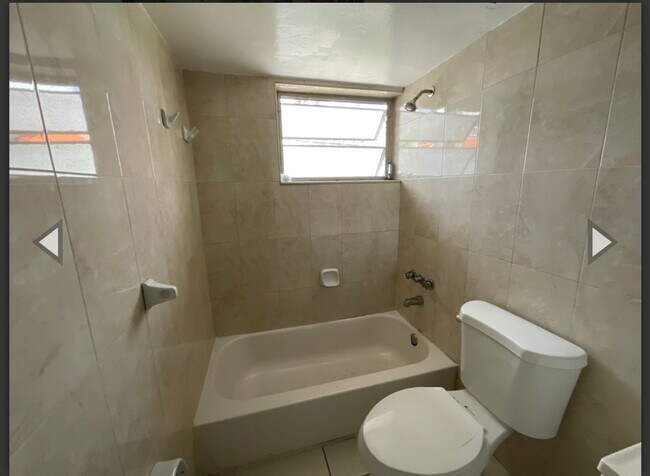 Building Photo - 2b1b Apartment -Now Available- Located in San Souci/ North Miami *Great Location*