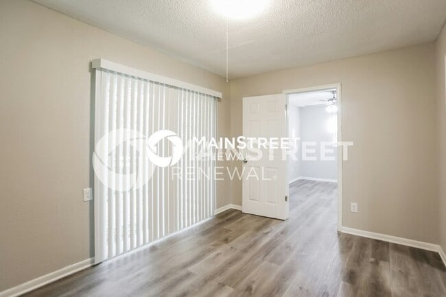 Building Photo - 3 Bedroom Pet-Friendly Home in KANSAS CITY...