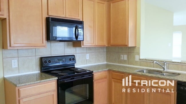 Building Photo - 1625 Ambercrest Dr