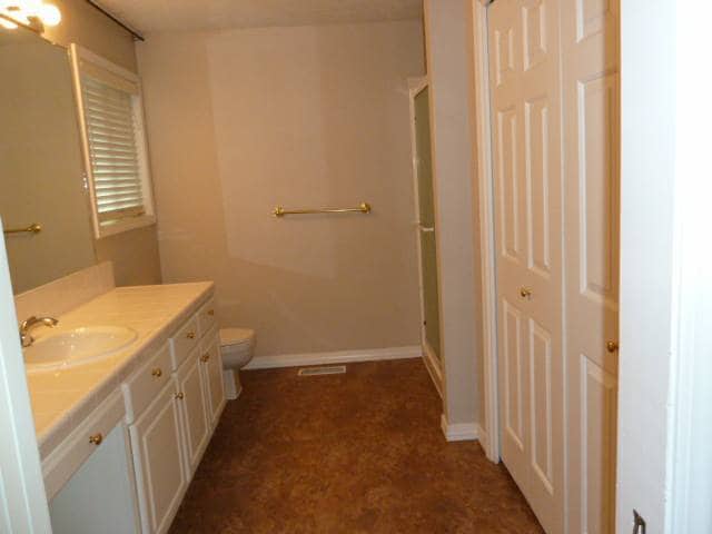 Building Photo - 4bd/2.5ba huge 2436sqft, 2-car garage, ful...