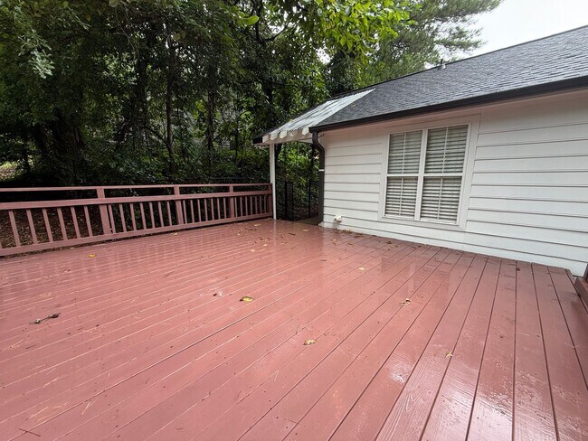 Building Photo - Renovated 3 bedroom 2 bath Ranch