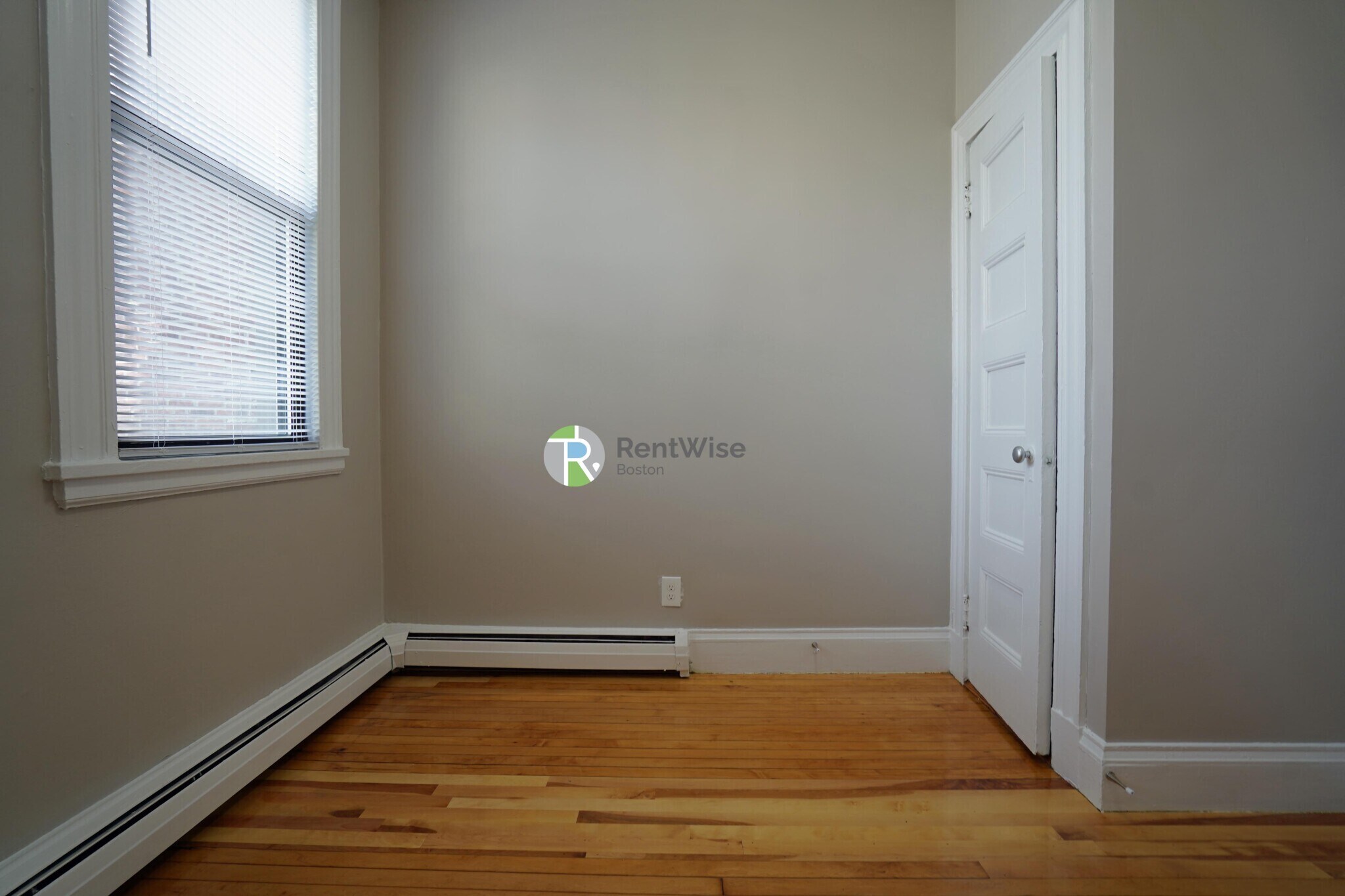 Building Photo - 72 Gardner St