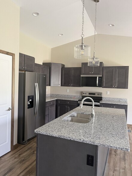 Building Photo - 5940 Arrow Ridge Rd