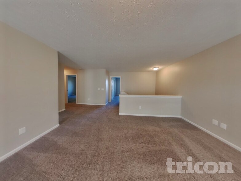 Building Photo - 6953 W Briar Park View