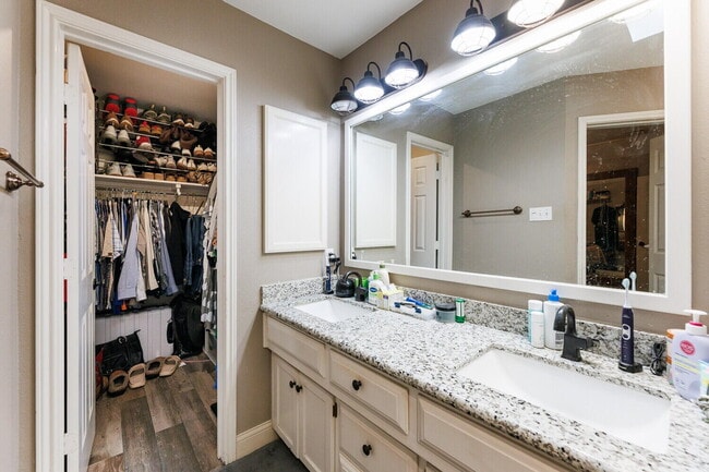 Building Photo - 6037 72nd St