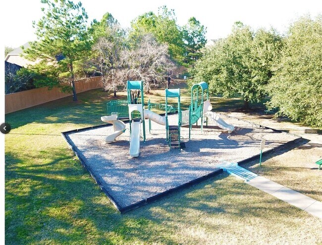 Building Photo - 16011 Belleshire Glen Ln