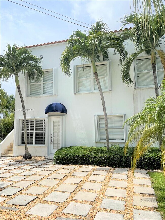 Building Photo - 5116 SW 57th Ave