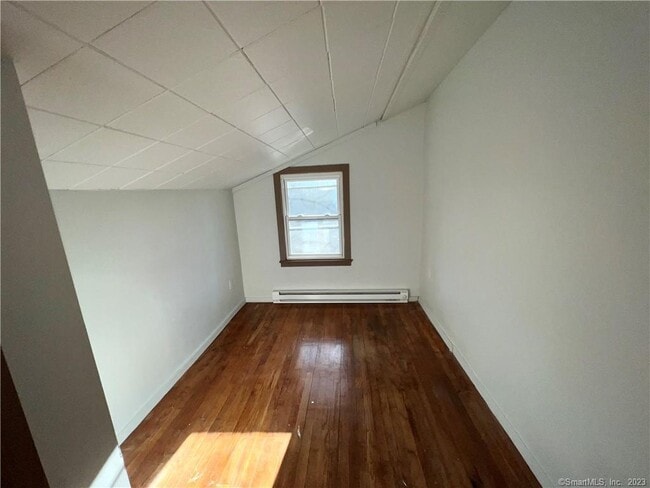 Building Photo - 39 Waterbury Rd