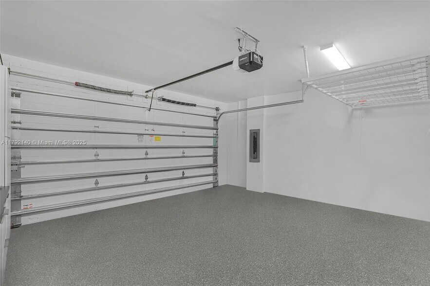 Building Photo - 10373 NW 68th Ter