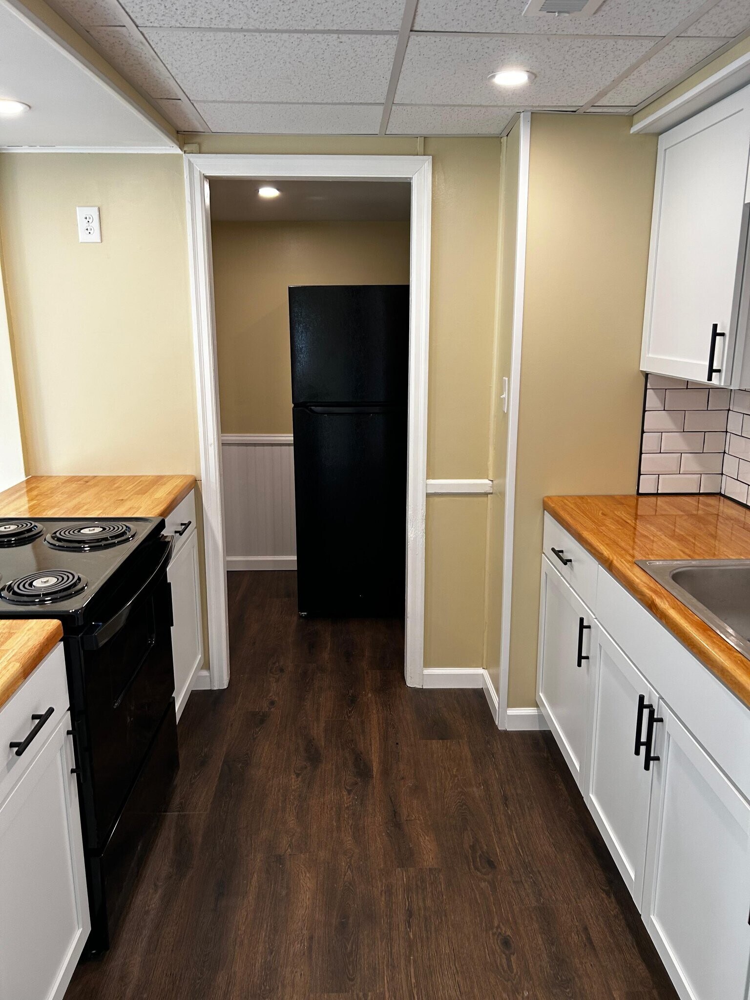 Building Photo - 444 Main St