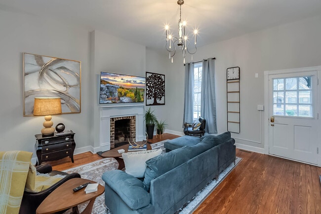 Building Photo - 612 Shelby St